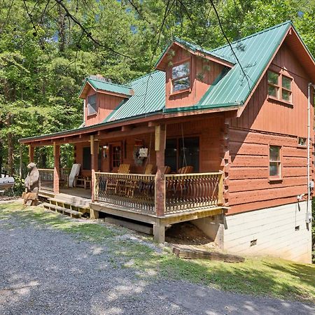 A Charming Cabin, Pool, Firepit, Hot Tub-Jacuzzi Gatlinburg Exteriör bild