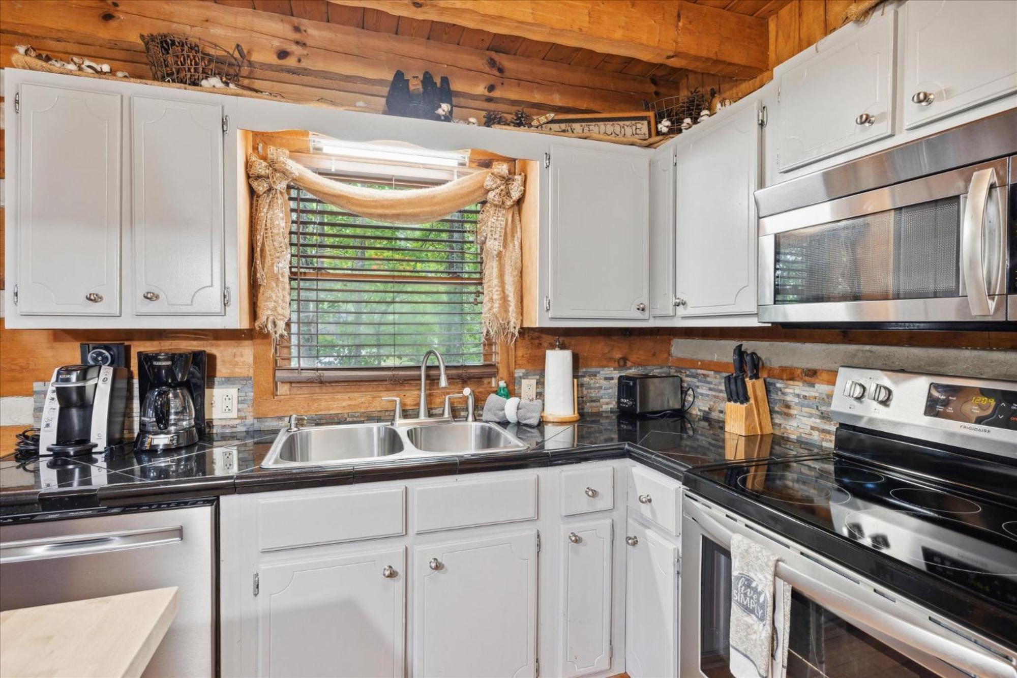 A Charming Cabin, Pool, Firepit, Hot Tub-Jacuzzi Gatlinburg Exteriör bild