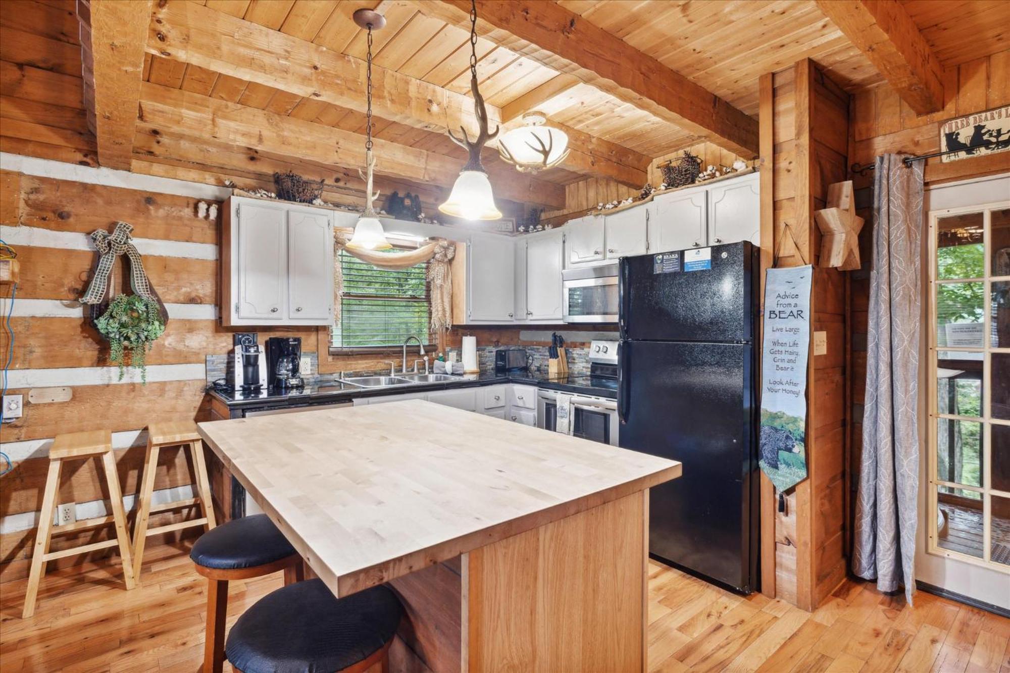 A Charming Cabin, Pool, Firepit, Hot Tub-Jacuzzi Gatlinburg Exteriör bild