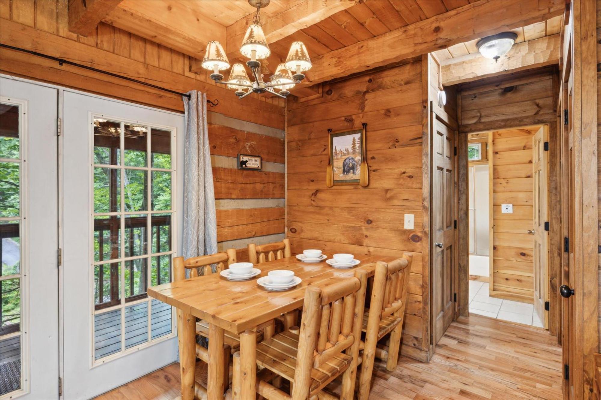 A Charming Cabin, Pool, Firepit, Hot Tub-Jacuzzi Gatlinburg Exteriör bild