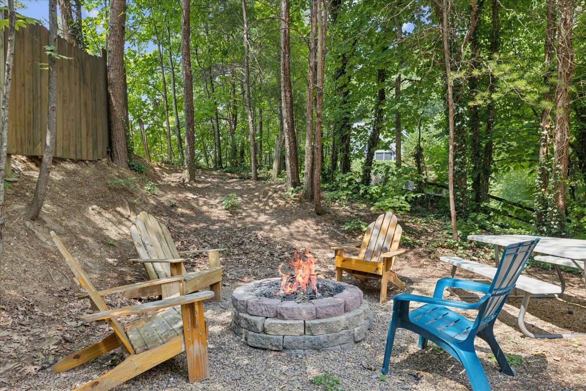 A Charming Cabin, Pool, Firepit, Hot Tub-Jacuzzi Gatlinburg Exteriör bild